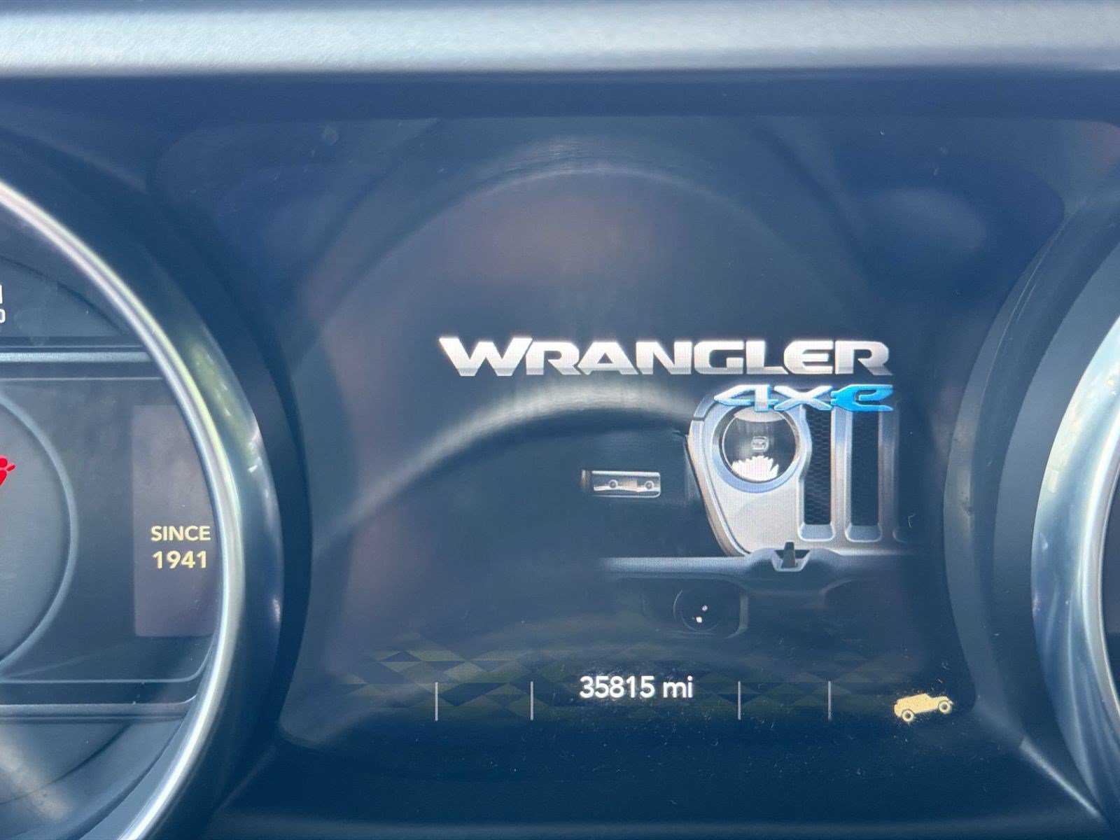 Used 2023 Jeep Wrangler Unlimited w/ Cold Weather Group AWD/4WD image 21