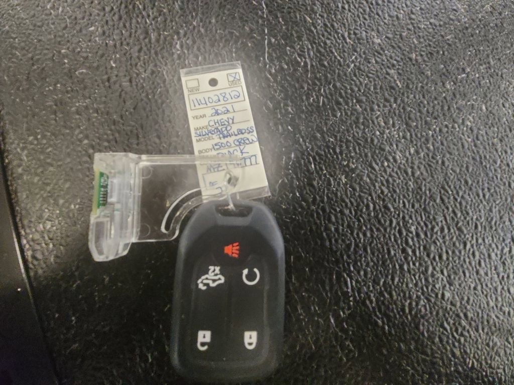 Certified 2021 Chevrolet Silverado 1500 LT Trail Boss w/ Convenience Package II image 32