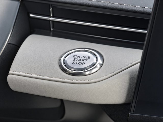 Used 2024 Lincoln Nautilus Reserve AWD/4WD image 25