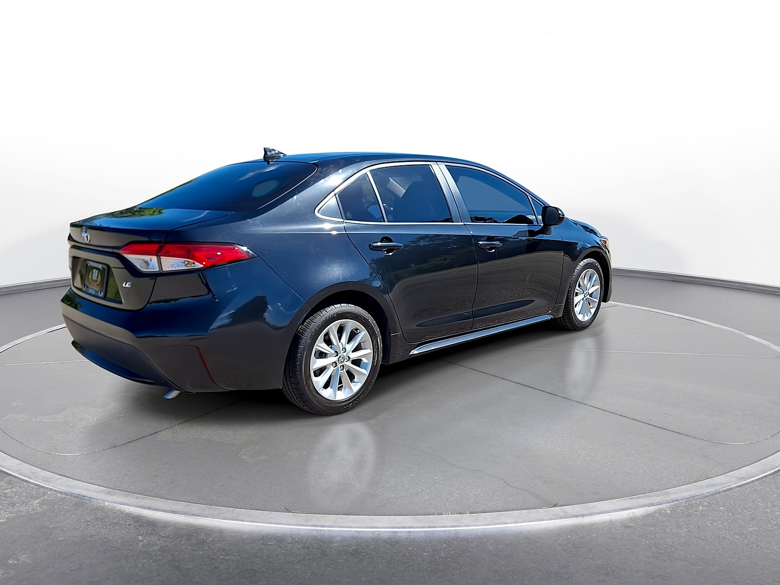 Used 2022 Toyota Corolla LE w/ LE Convenience Package FWD image 8