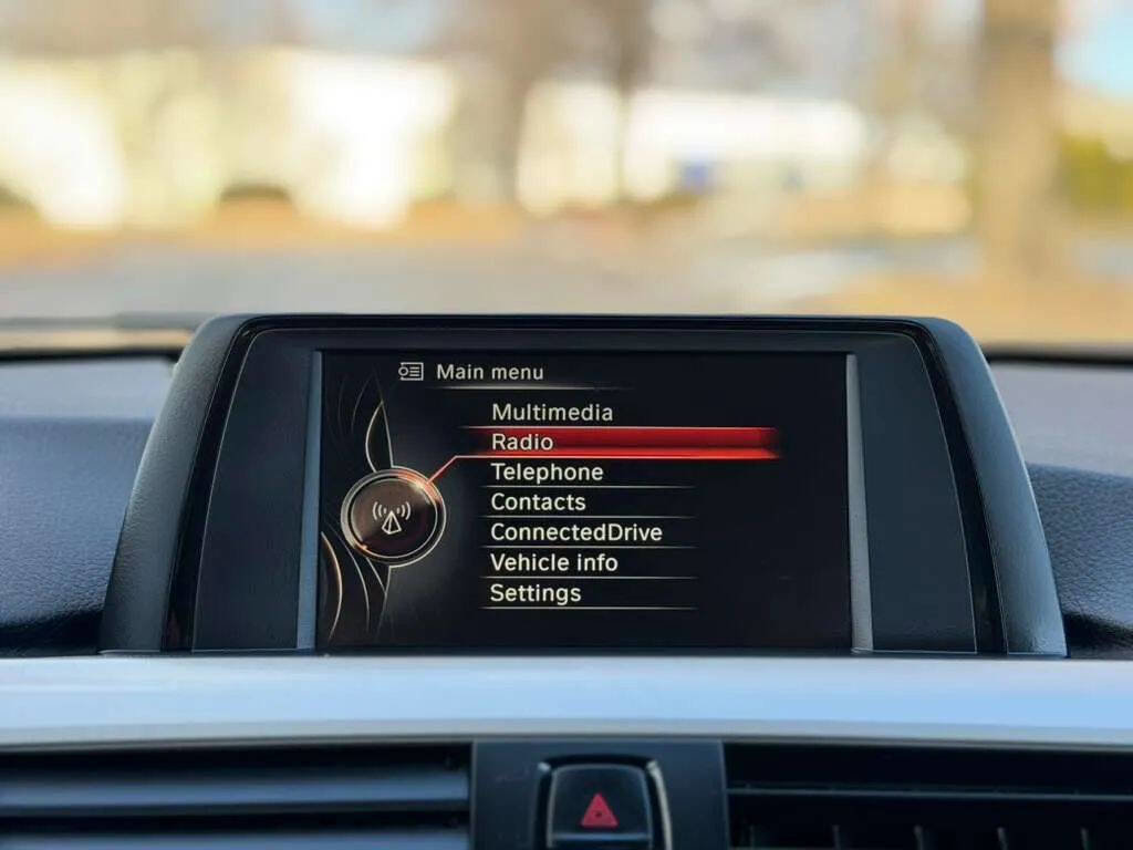 Used 2015 BMW 320i Sedan image 18