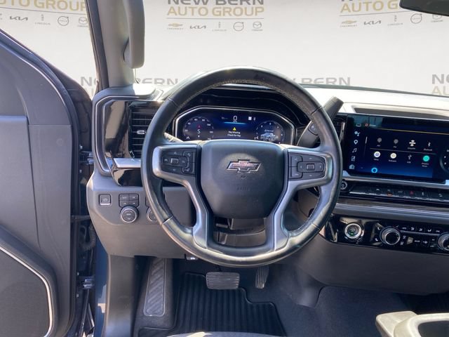 Used 2023 Chevrolet Silverado 1500 RST w/ Z71 Off-Road Package AWD/4WD image 12