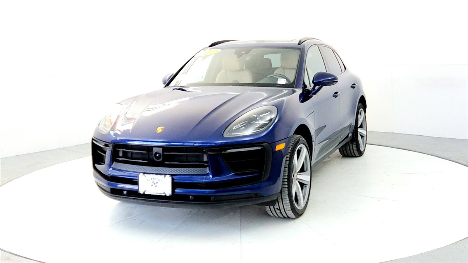 Used 2024 Porsche Macan Turbo image 2