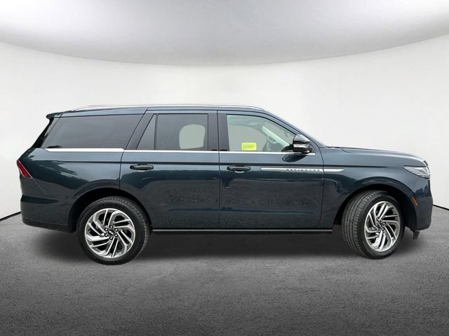 Used 2025 Lincoln Navigator Reserve AWD/4WD image 15