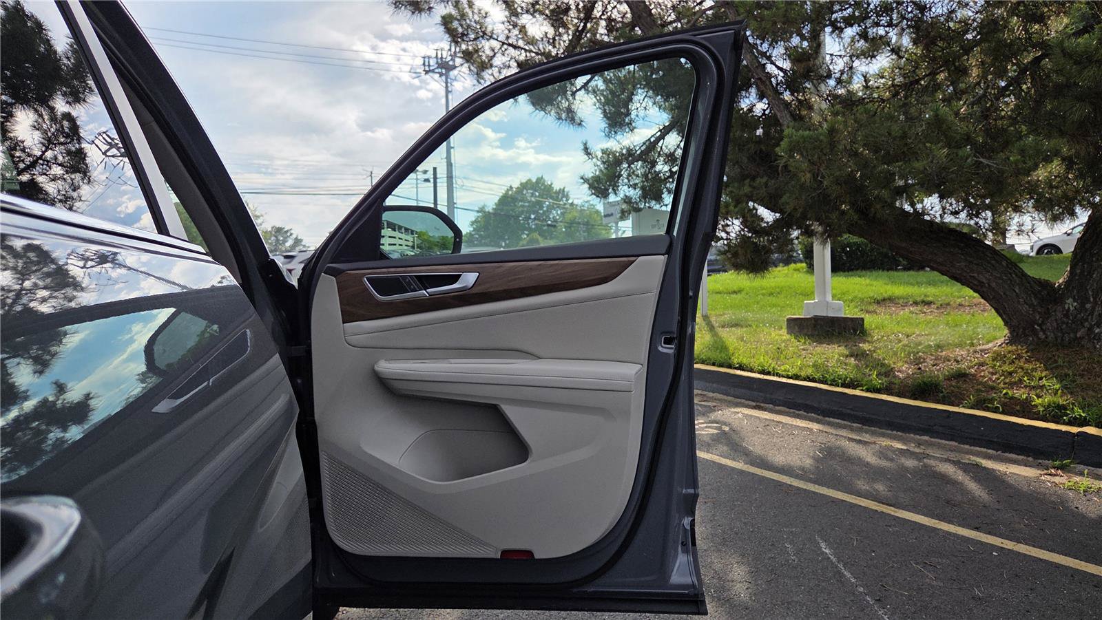 New 2026 Volkswagen Atlas SE FWD image 29