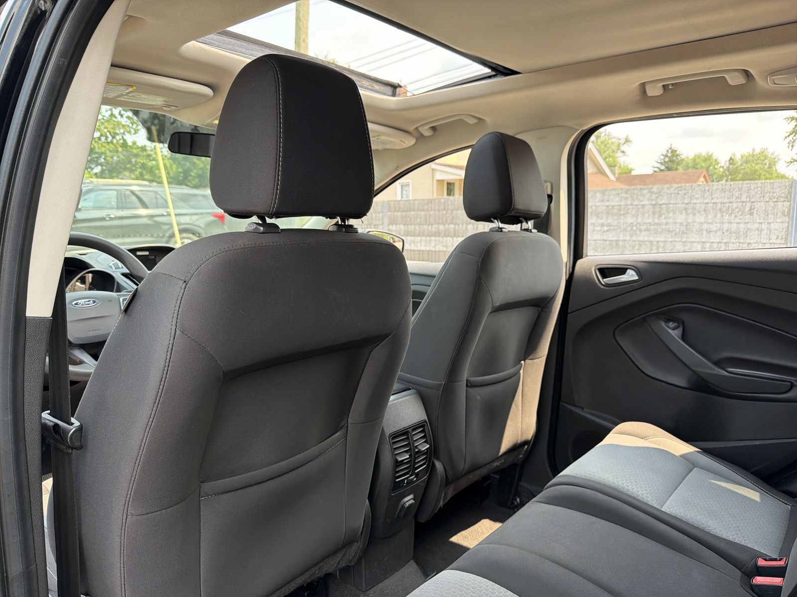 Used 2017 Ford Escape SE FWD image 19
