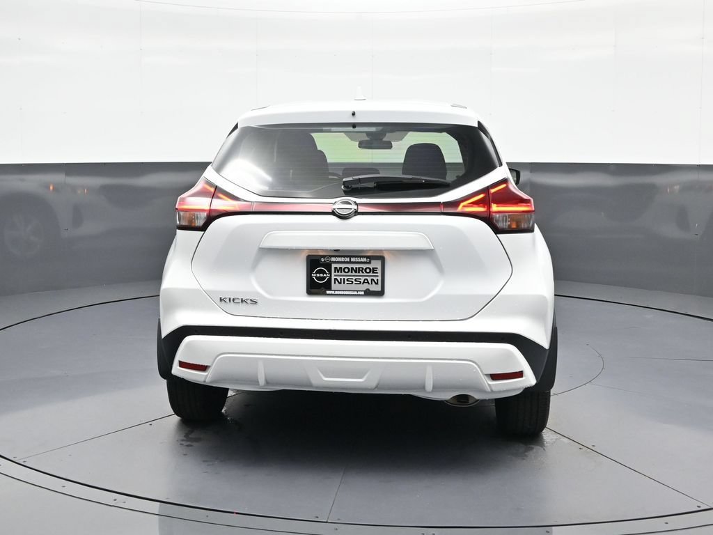 Certified 2025 Nissan Kicks Play S FWD image 8