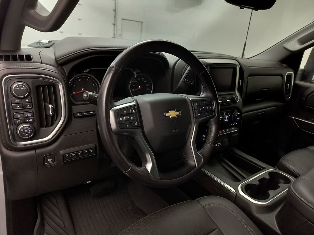 Used 2021 Chevrolet Silverado 3500 LTZ w/ LTZ Premium Package image 4