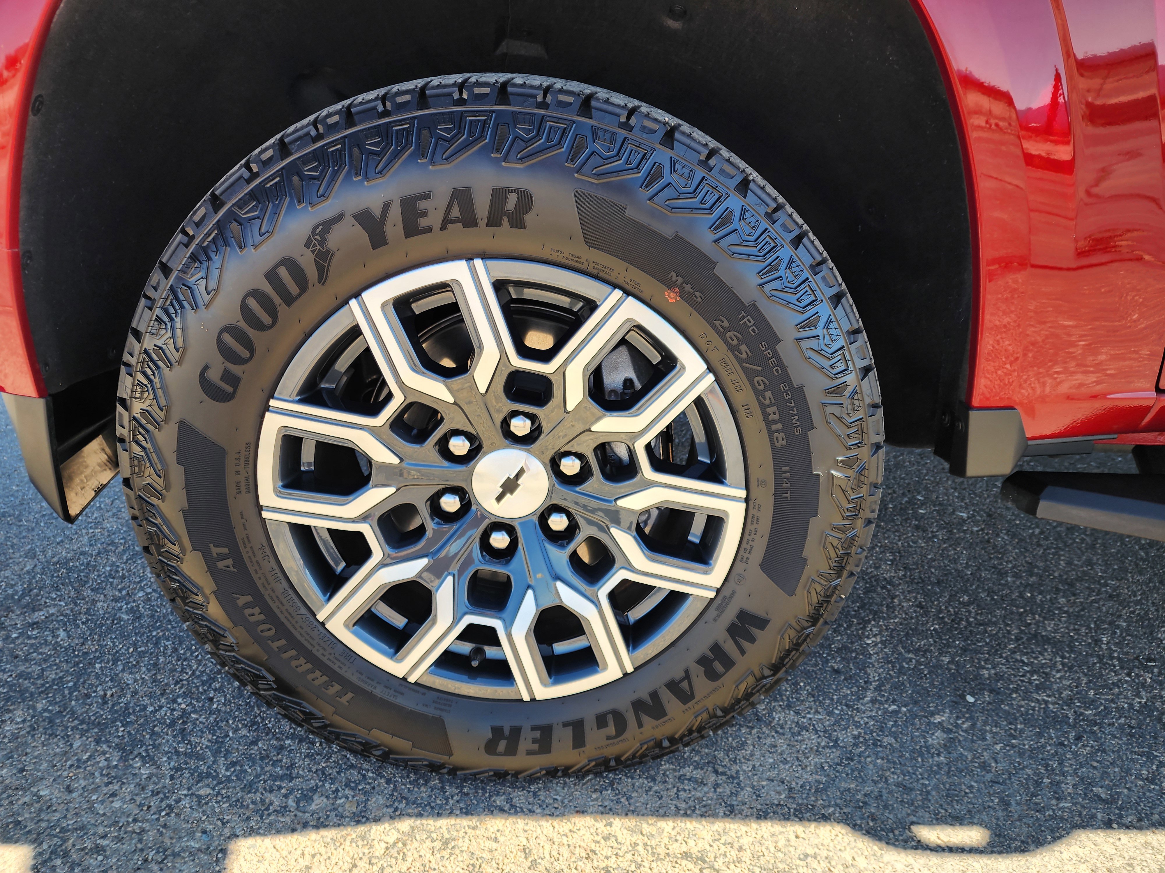 Used 2026 Chevrolet Colorado Z71 AWD/4WD image 11