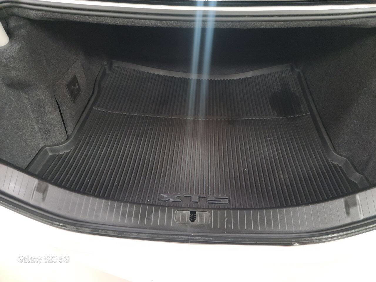 Used 2017 Cadillac XTS Luxury image 15