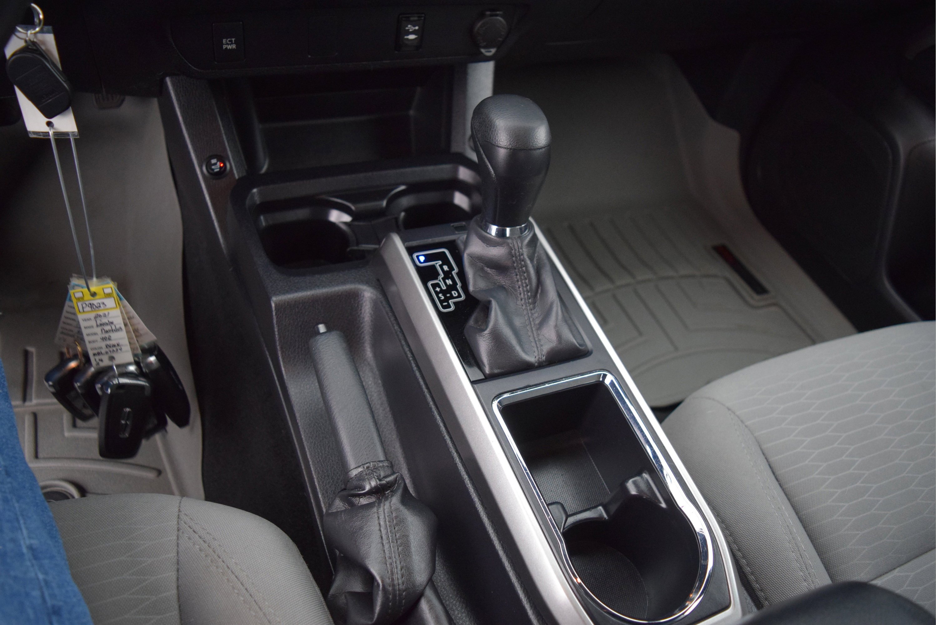 Used 2017 Toyota Tacoma SR5 w/ Tow Package image 20