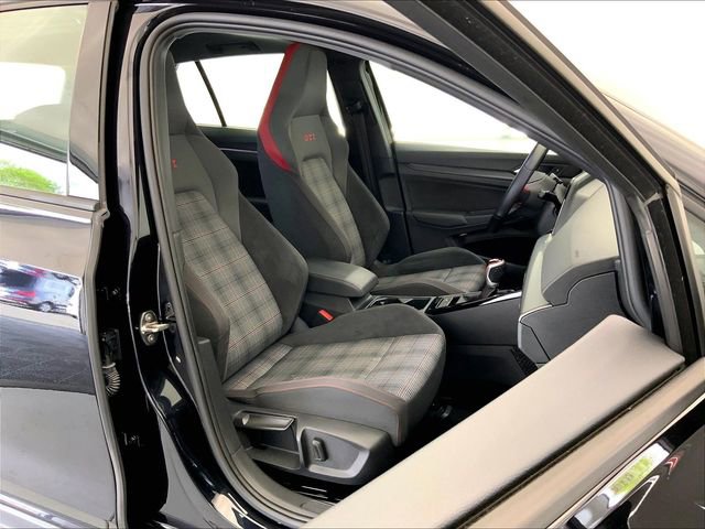 Used 2024 Volkswagen GTI SE FWD image 17