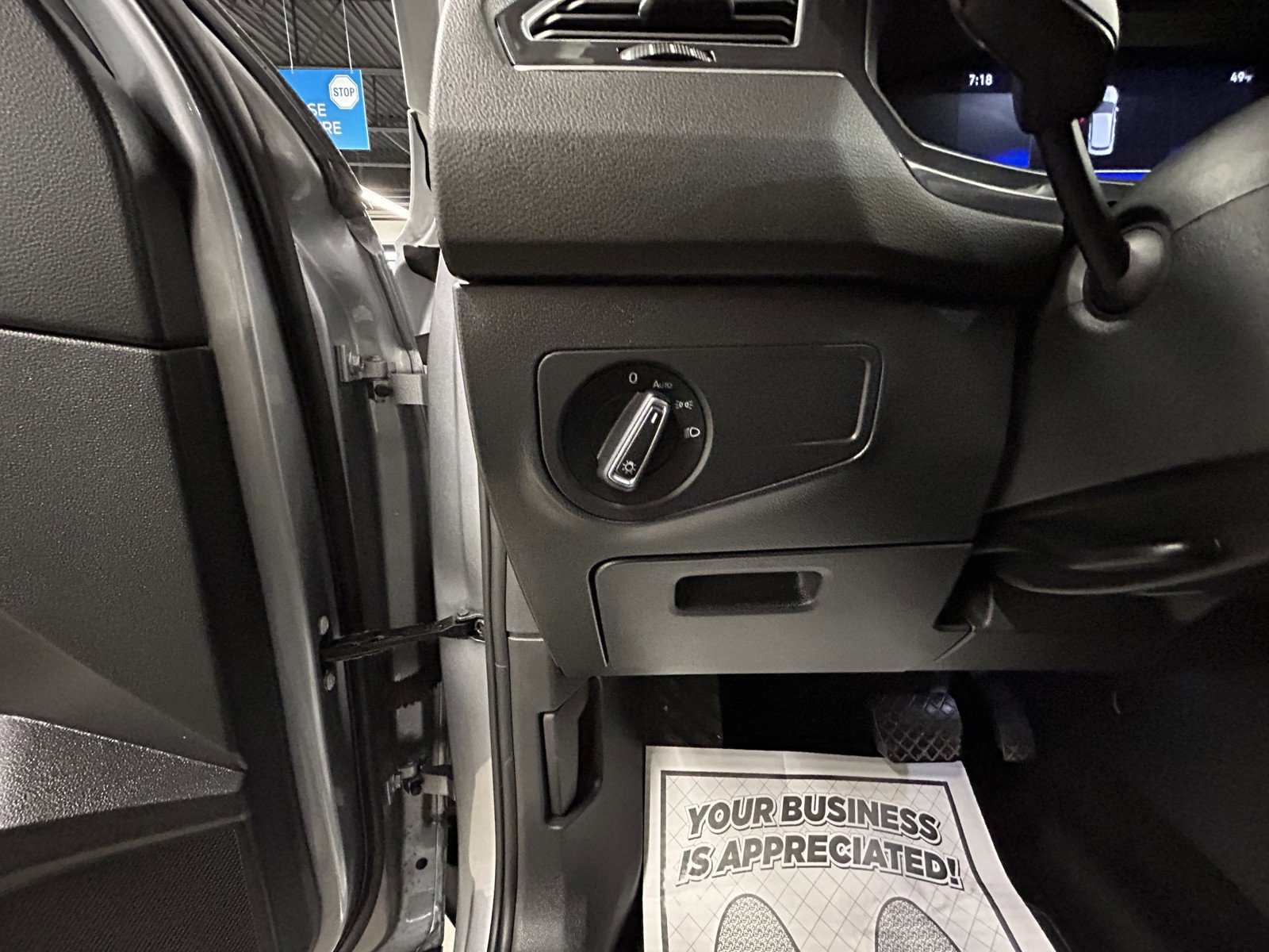 Used 2024 Volkswagen Tiguan SE image 18