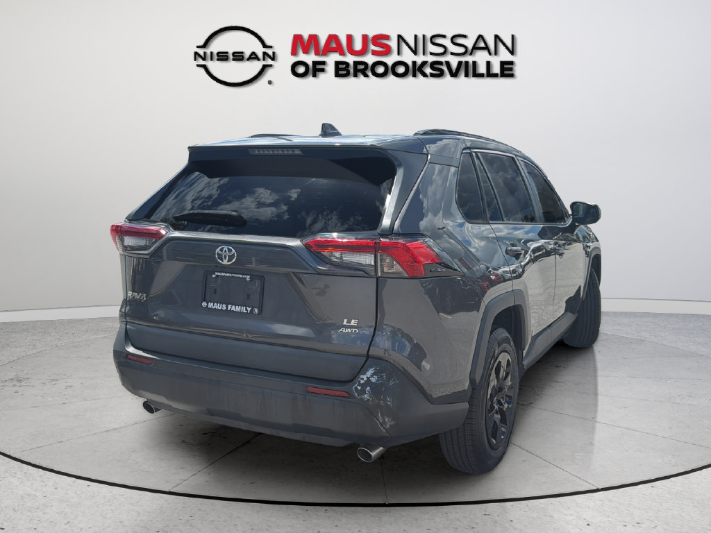 Used 2021 Toyota RAV4 LE AWD/4WD image 10