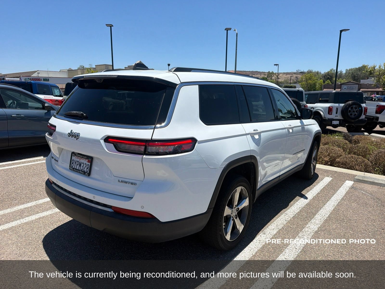 Used 2021 Jeep Grand Cherokee L Limited w/ Luxury Tech Group II AWD/4WD image 3
