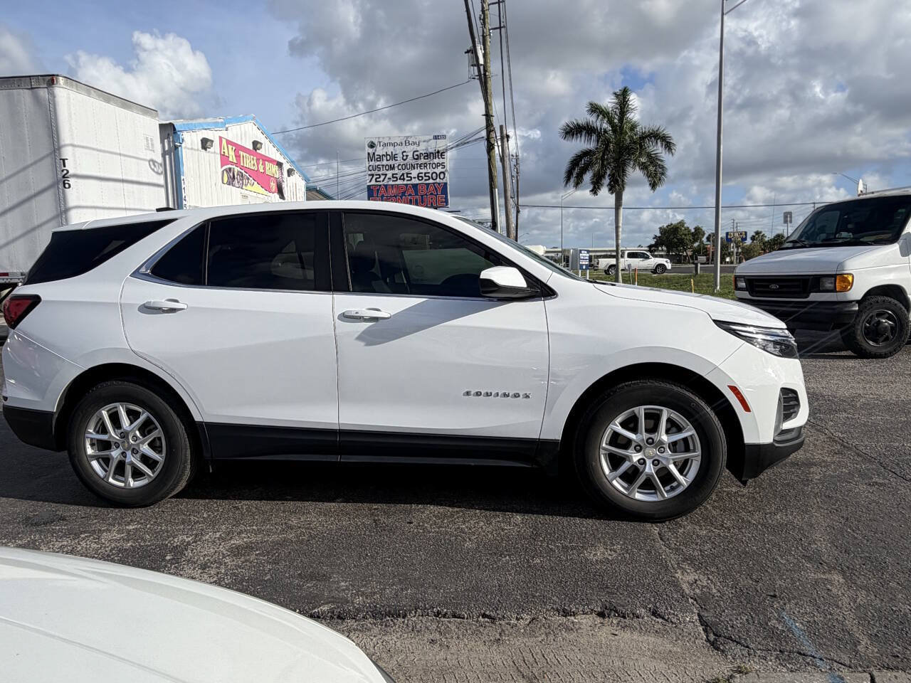 Used 2022 Chevrolet Equinox LT FWD image 4