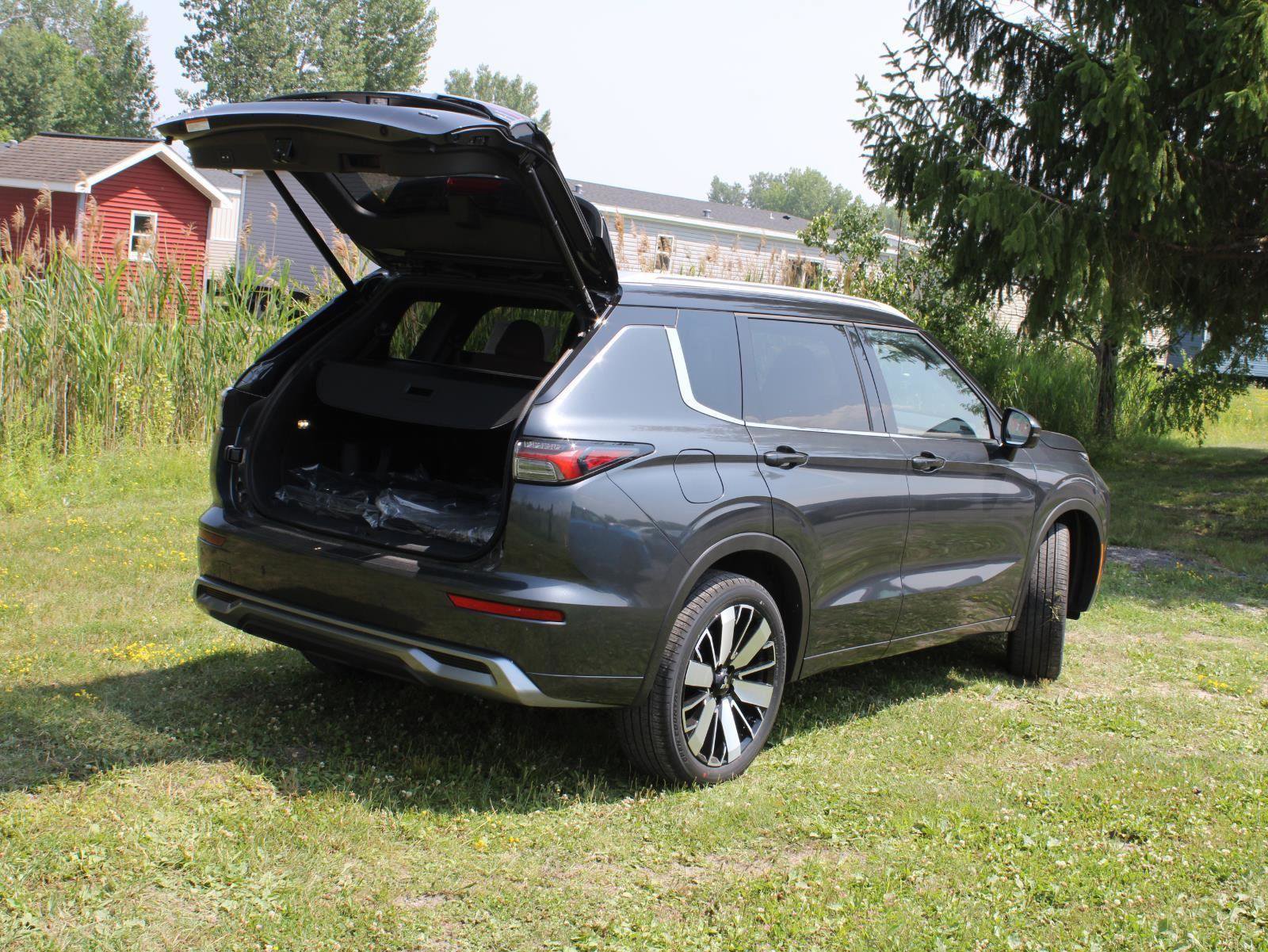 New 2025 Mitsubishi Outlander SEL image 12