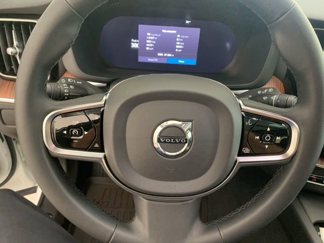 Certified 2024 Volvo XC60 B5 Plus w/ Climate Package image 13