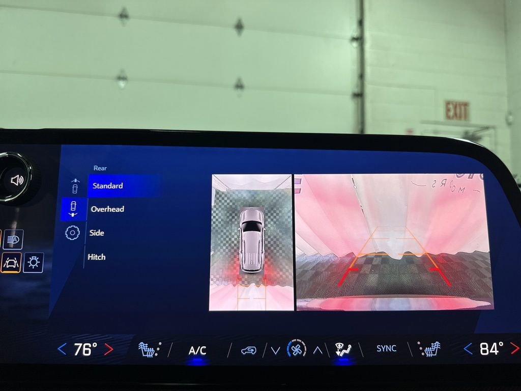 Used 2025 Chevrolet Traverse Z71 w/ Enhanced Driving Package image 31