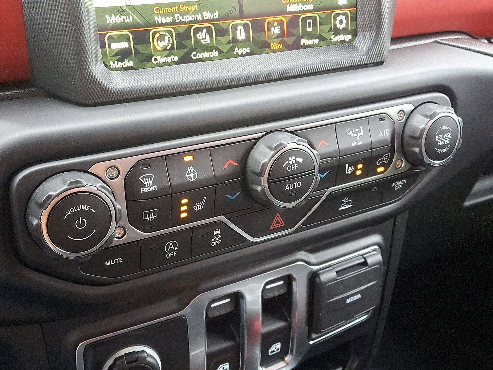 Used 2023 Jeep Wrangler Rubicon w/ Cold Weather Group image 15