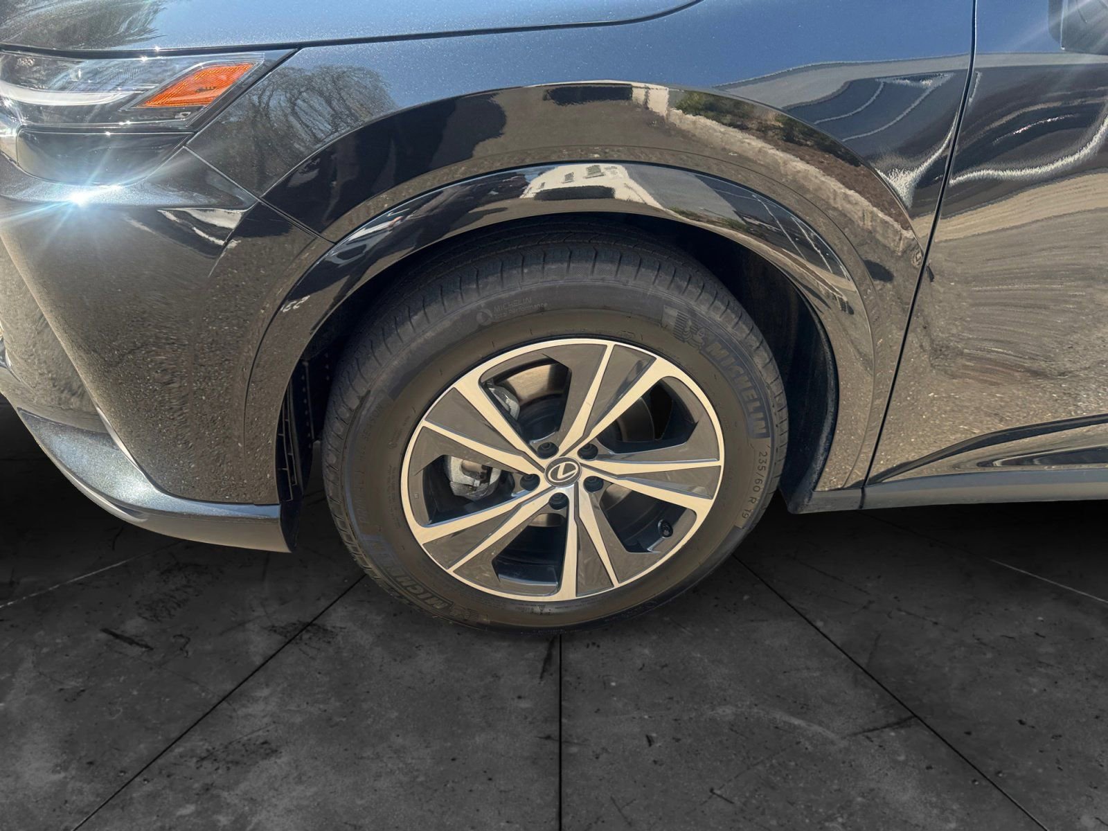 Used 2024 Lexus RX 350 Premium w/ Convenience Package AWD/4WD image 3