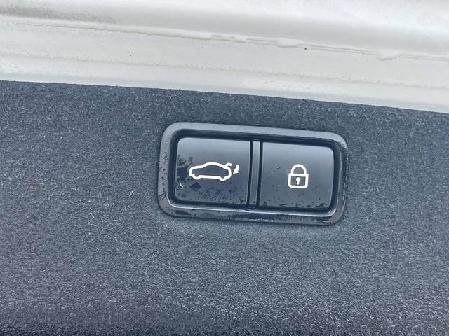 Used 2018 Genesis G80 3.3T Sport RWD image 23