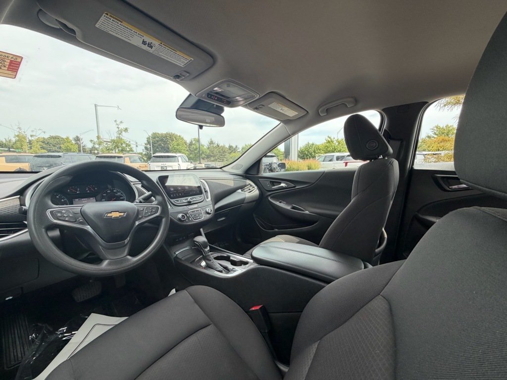 Used 2023 Chevrolet Malibu LT FWD image 9