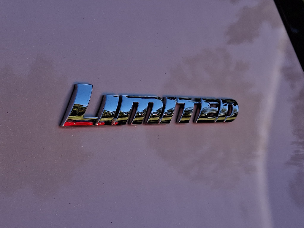 Used 2014 Toyota 4Runner Limited AWD/4WD image 31