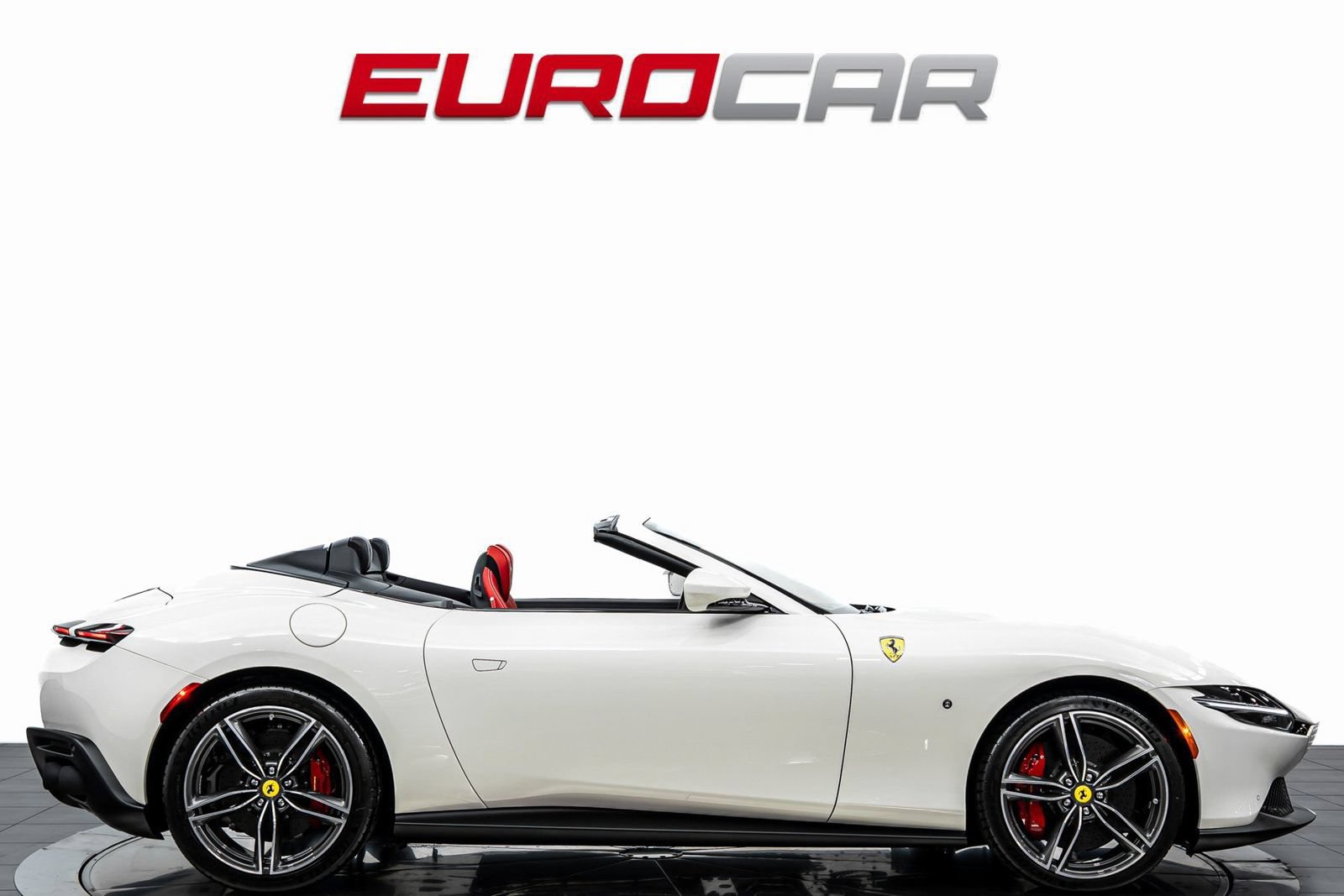 Used 2025 Ferrari Roma Spider RWD image 7