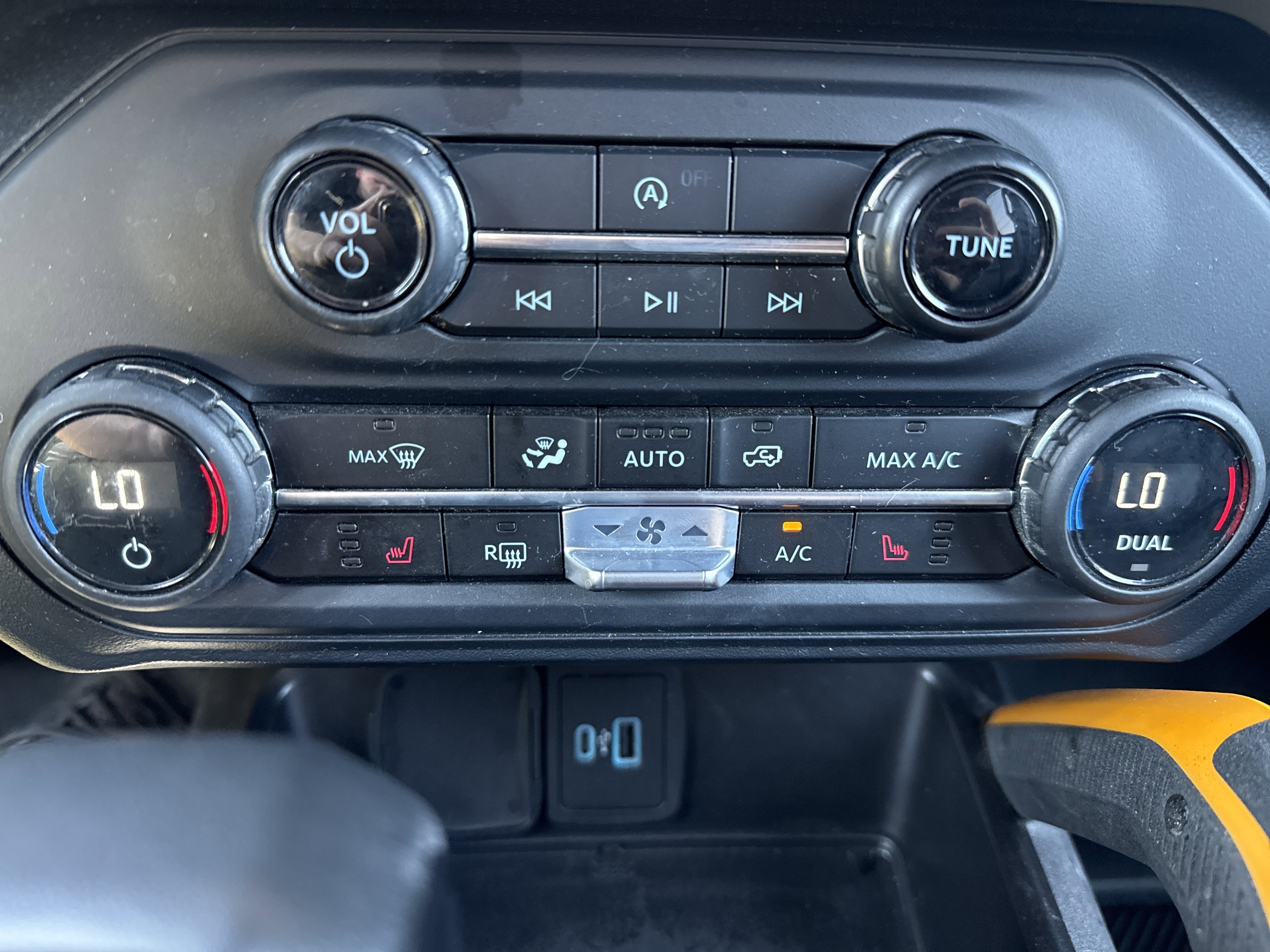 Used 2023 Ford Bronco Badlands w/ Sasquatch Package AWD/4WD image 29