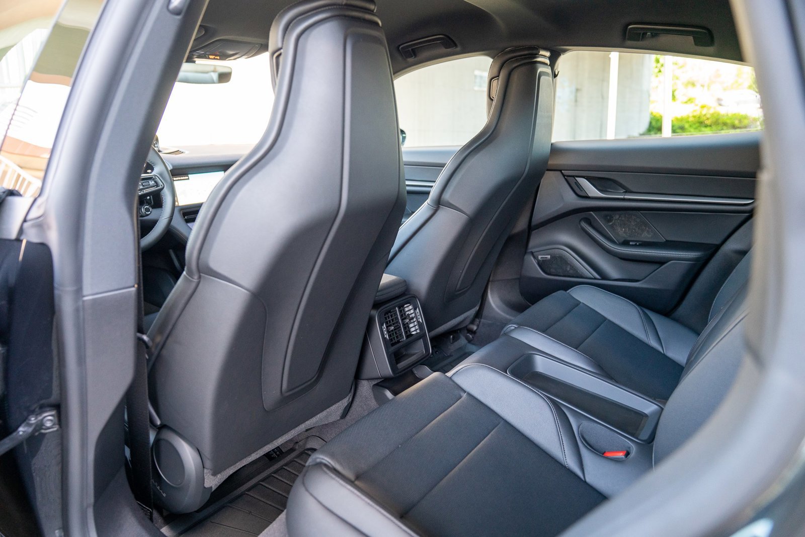 Used 2025 Porsche Taycan image 19