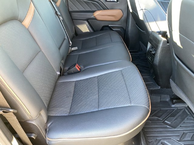 Used 2025 GMC Canyon AT4 w/ Nightfall Edition AWD/4WD image 15