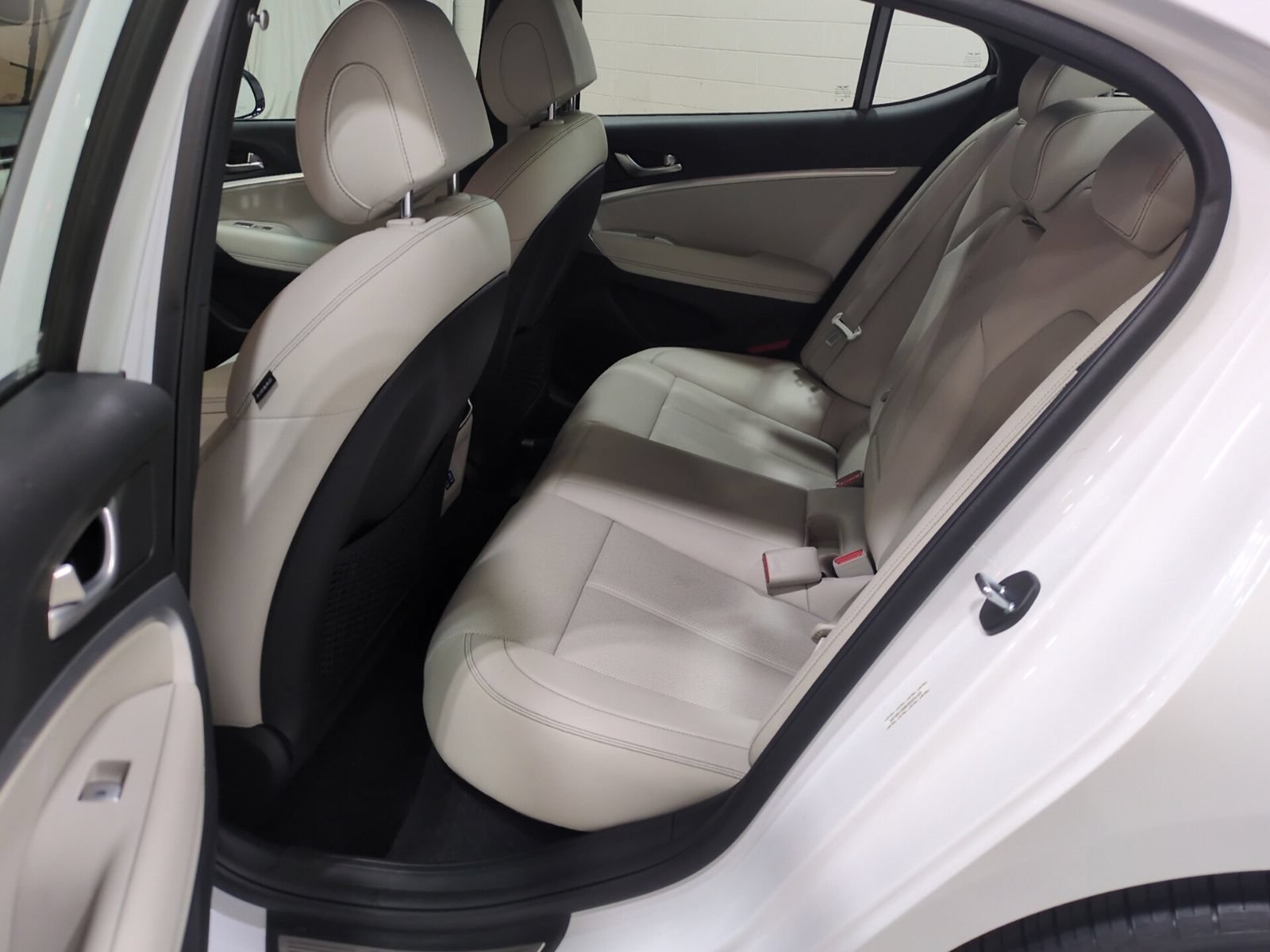Used 2025 Genesis G70 2.5T AWD/4WD image 14