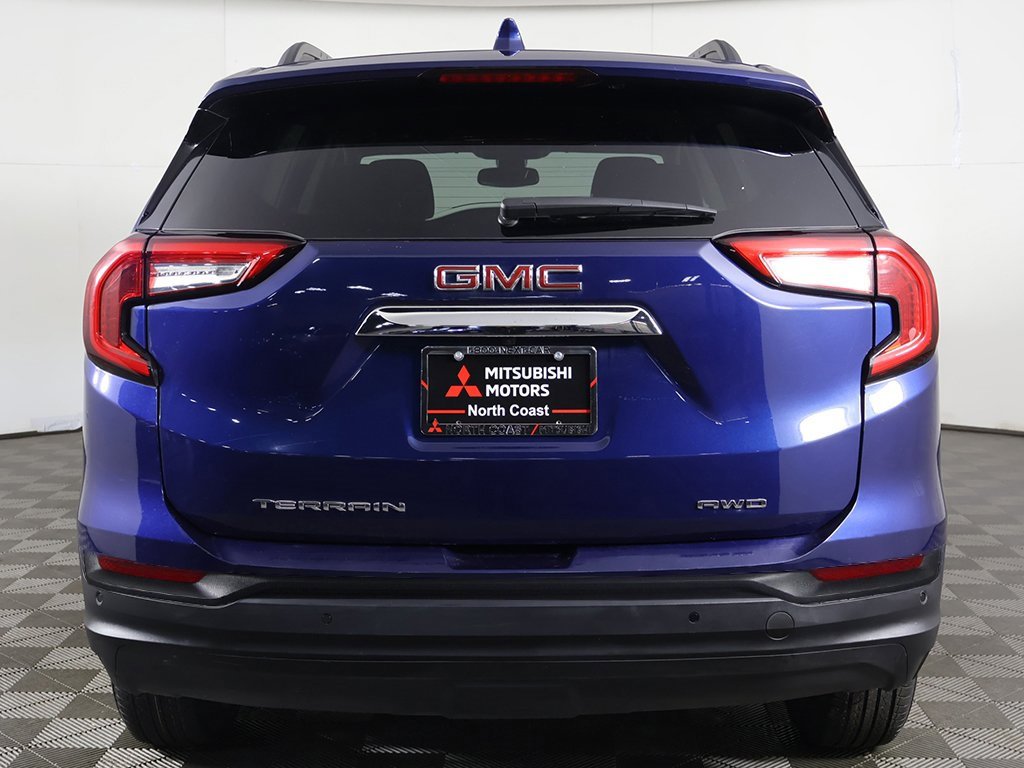 Used 2022 GMC Terrain SLE w/ Driver Convenience Package image 10