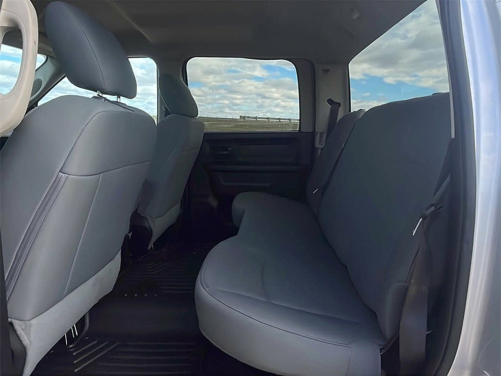 Used 2016 RAM 2500 Tradesman w/ Chrome Appearance Group image 16