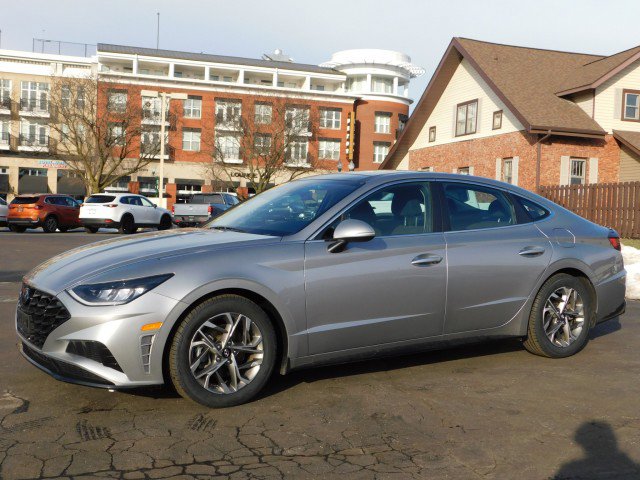Used 2021 Hyundai Sonata SEL w/ Convenience Package image 3
