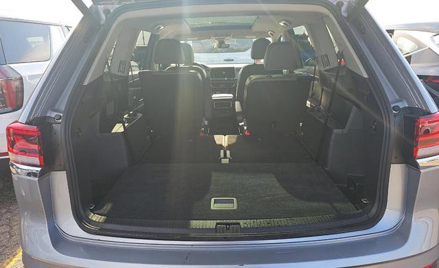 Used 2025 Volkswagen Atlas SEL image 13