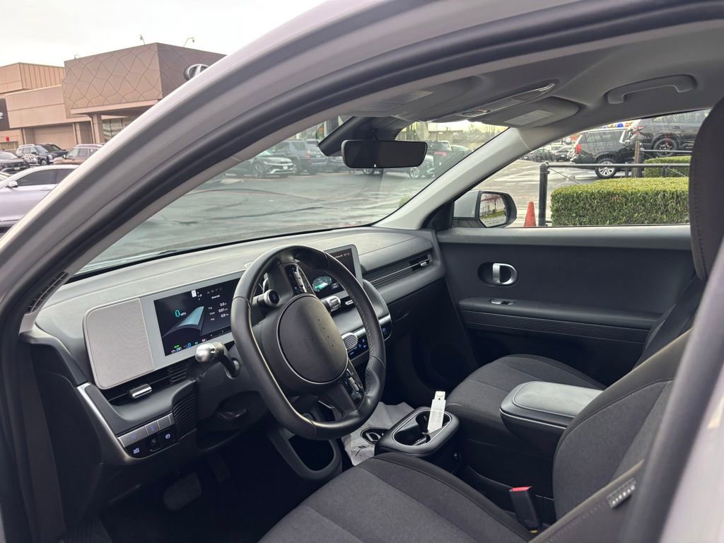 Certified 2024 Hyundai Ioniq 5 SE image 5