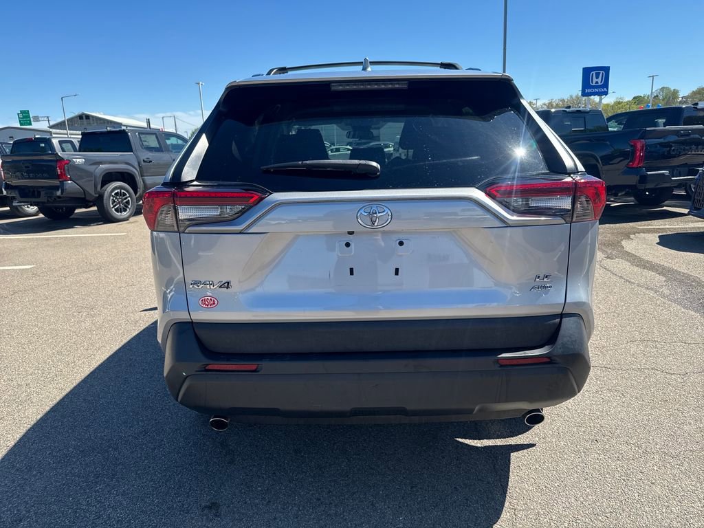 Used 2021 Toyota RAV4 LE w/ Carpet Mat Package (TMS) AWD/4WD image 6