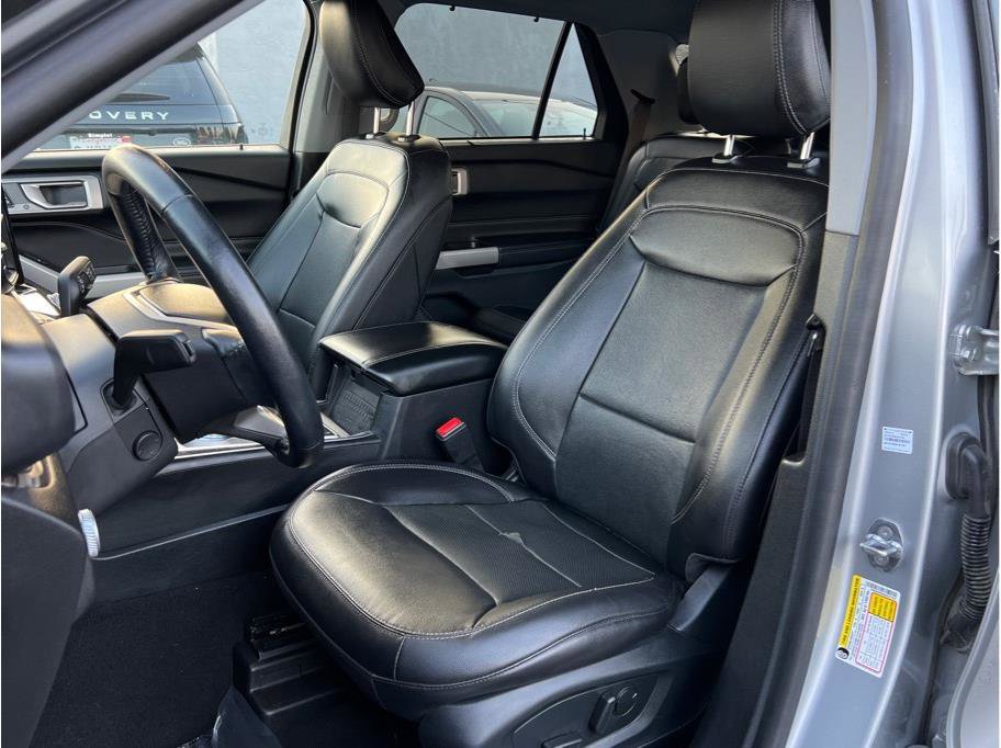 Used 2022 Ford Explorer Limited w/ Equipment Group 301A image 8