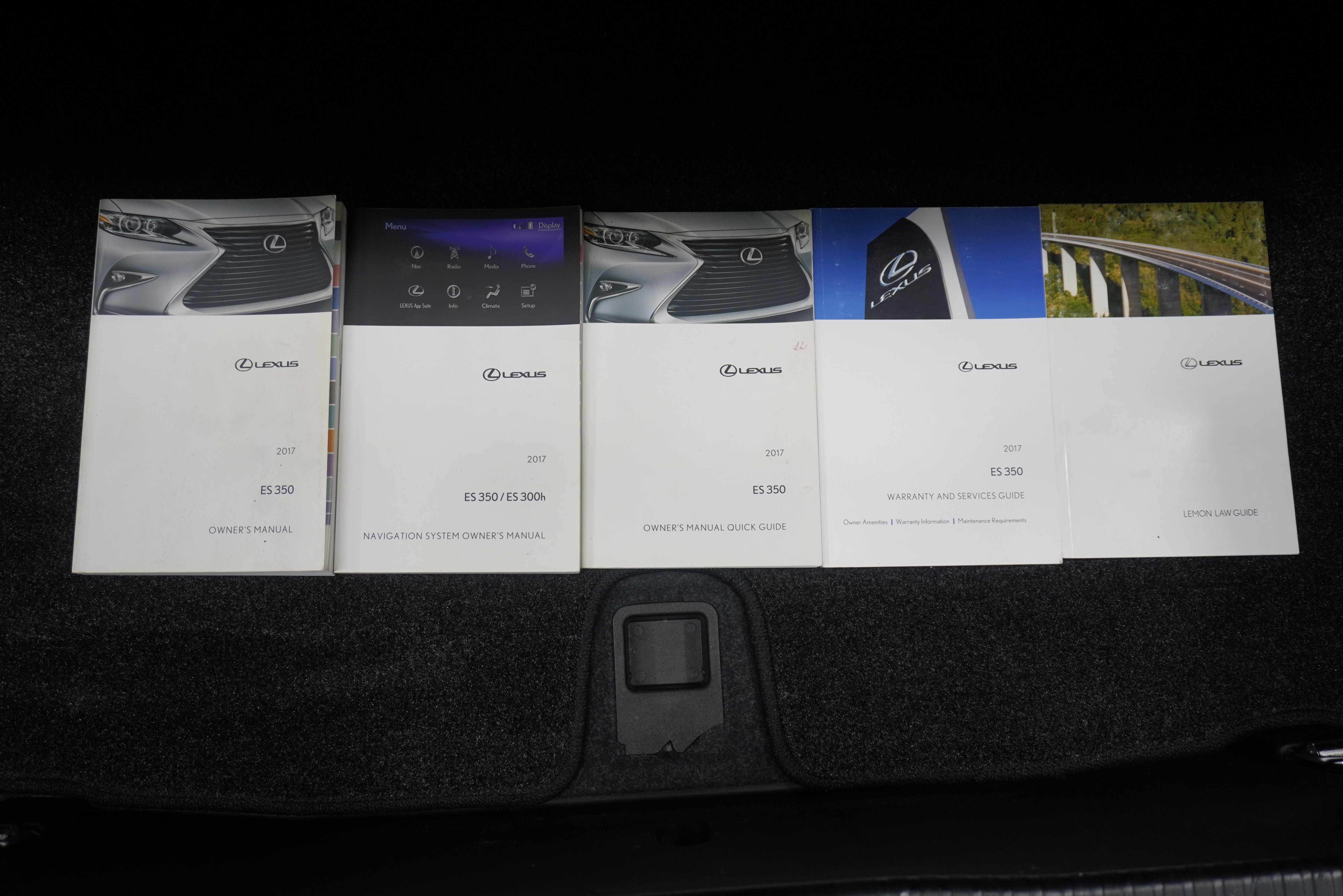 Used 2017 Lexus ES 350 w/ Luxury Package FWD image 28