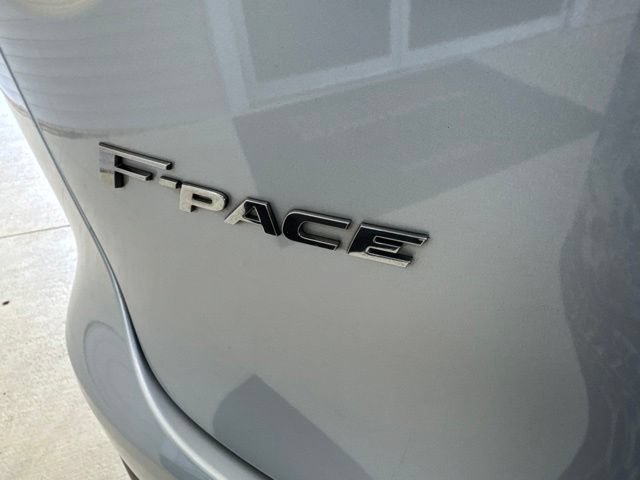 Used 2017 Jaguar F-PACE Prestige AWD/4WD image 32