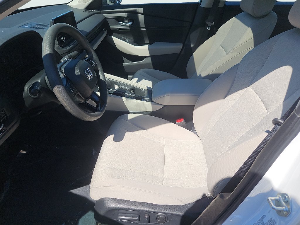 Certified 2025 Honda Accord SE image 29