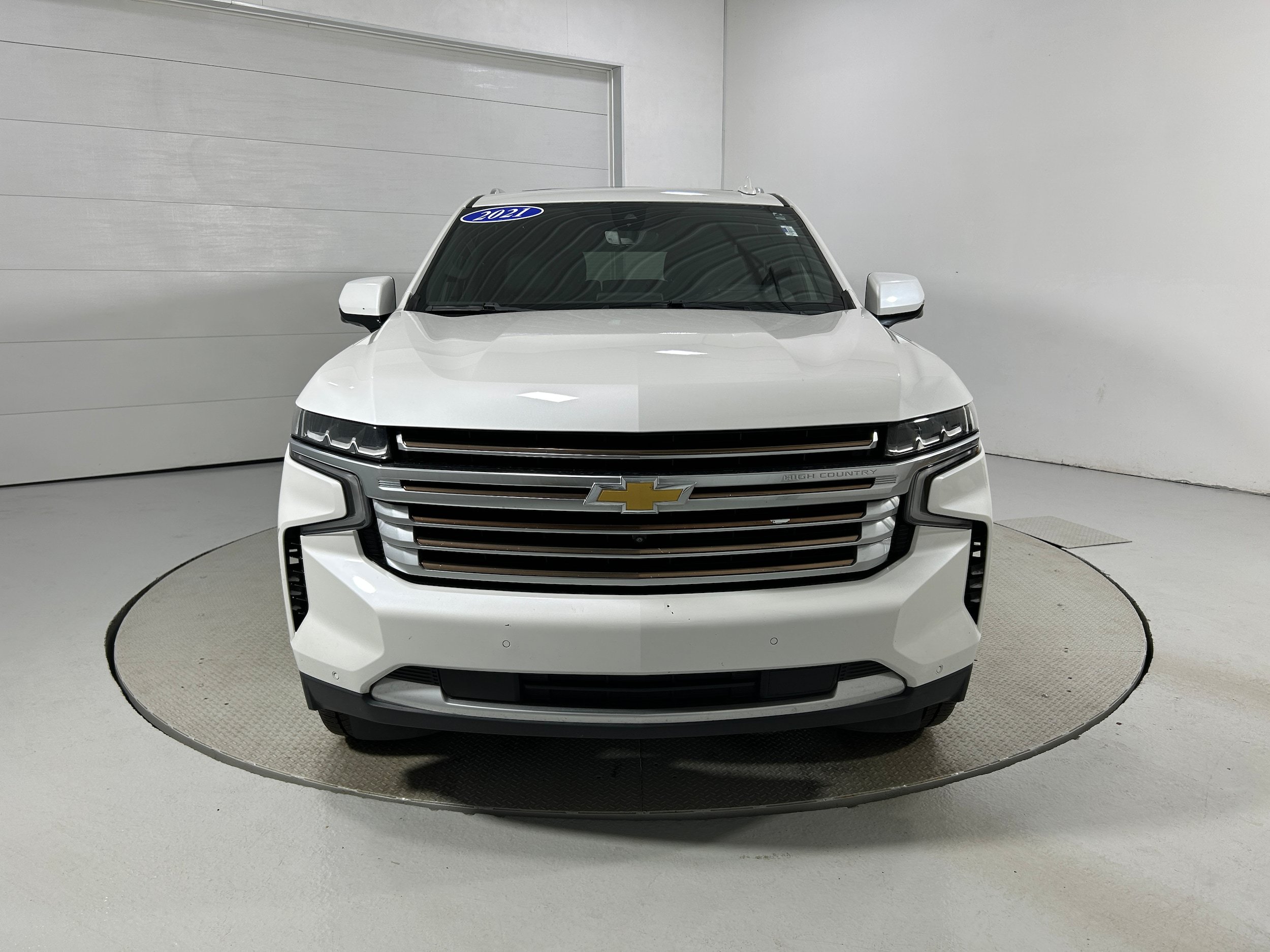 Used 2021 Chevrolet Suburban High Country w/ Premium Package AWD/4WD image 18