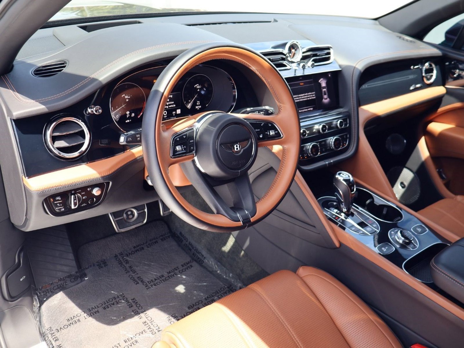 Certified 2023 Bentley Bentayga Extended Wheelbase AWD/4WD image 4
