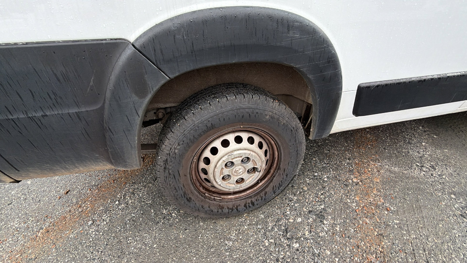 Used 2024 RAM ProMaster 2500 w/ Convenience Group FWD image 13