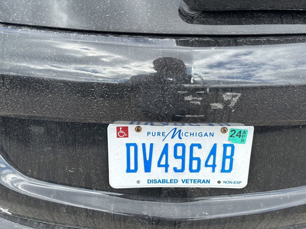 Used 2018 Chevrolet Equinox Premier AWD/4WD image 3