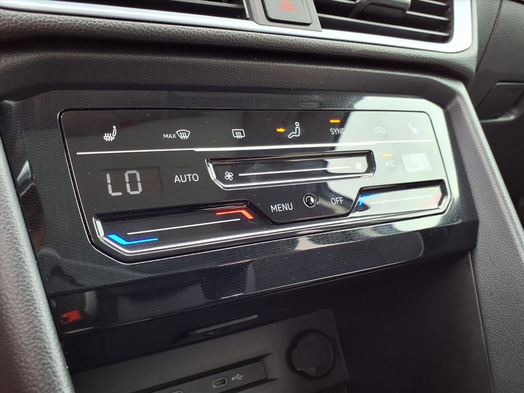 New 2026 Volkswagen Taos SE image 18