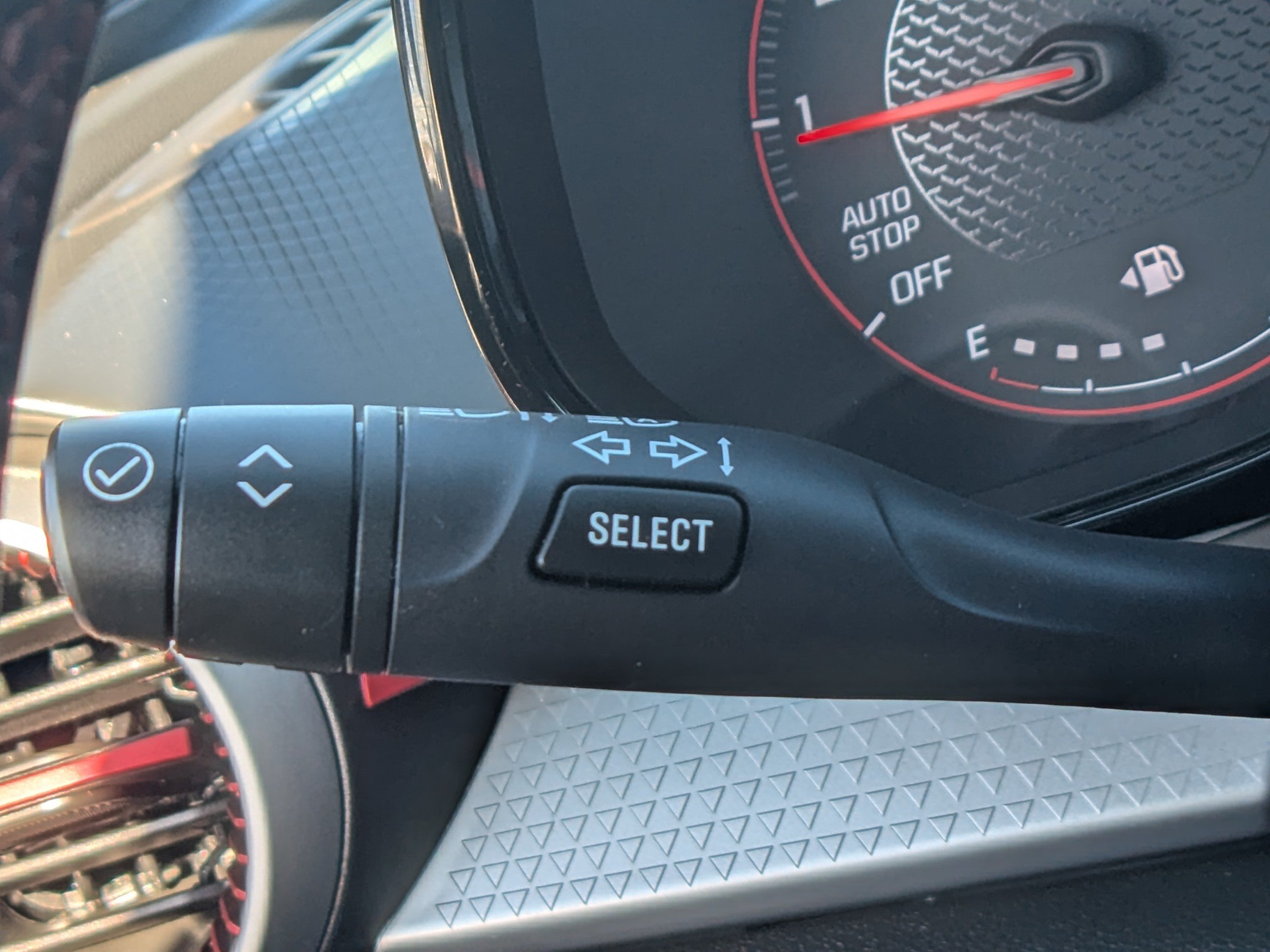 Used 2024 Chevrolet Trax RS w/ Driver Confidence Package FWD image 26