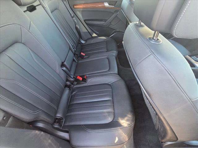 Used 2023 Audi Q5 2.0T Premium w/ Convenience Package image 19